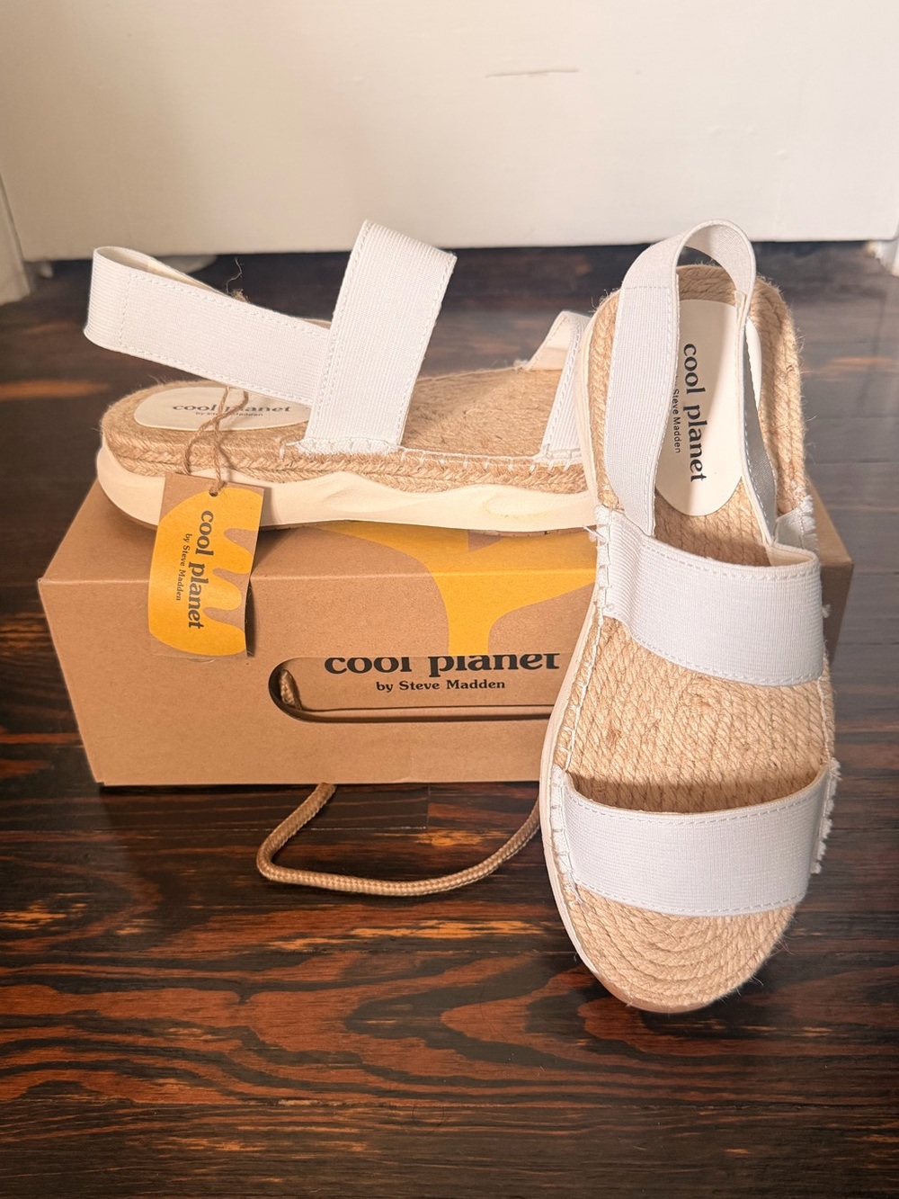 NWT Steve Madden Cool Planet White Espadrille Platform Sandals - Picture 2 of 5